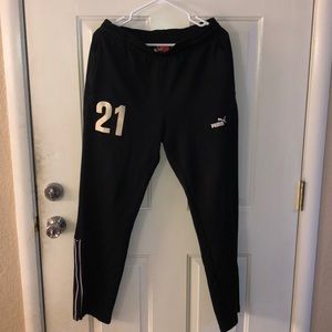 Men’s Puma sweat pants size Large